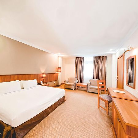 Starlodge Kampong Jerudong Exterior photo