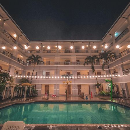 Starlodge Kampong Jerudong Exterior photo